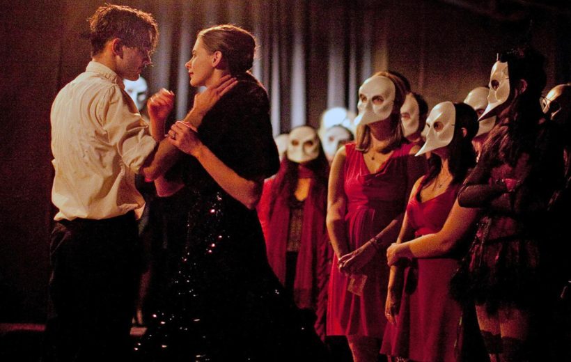 Esempio di teatro immersivo "Sleep No More".